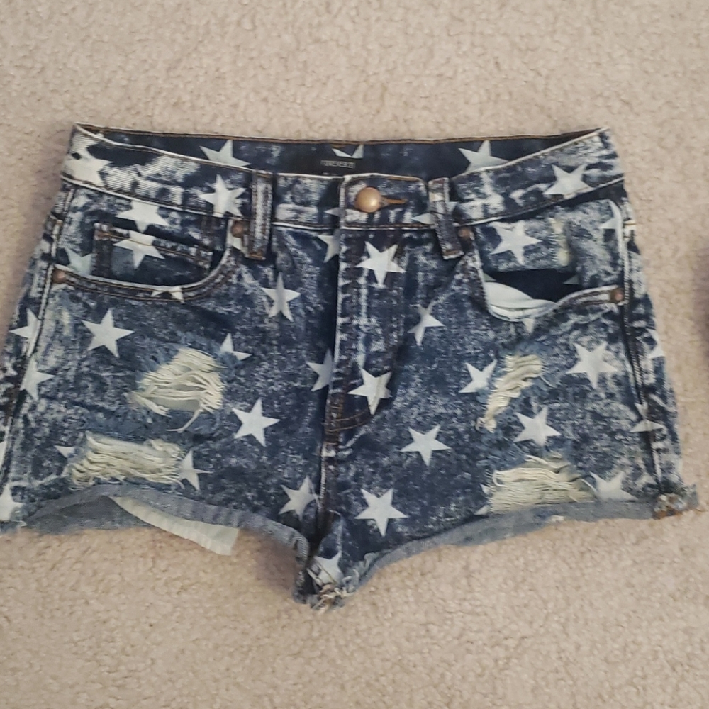 F21 Distressed Star Print Denim Shorts